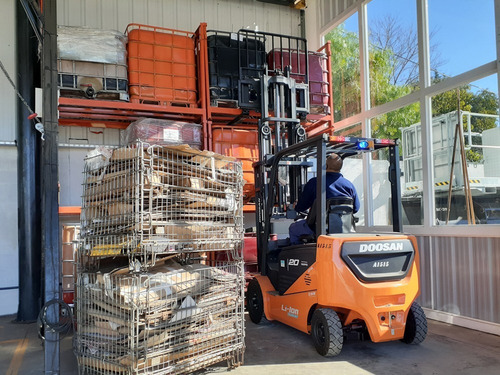 Imagen 3 de 4 de Autoelevador Eléctrico Doosan B20ns Batería Y Cargador Desde