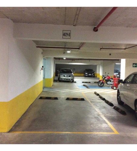 Estacionamiento Cerca De Metro Manquehue