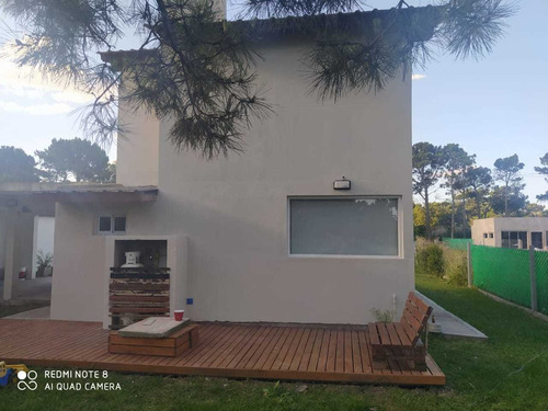 Imagen 2 de 14 de Casa En La Caleta Cerca Del Mar