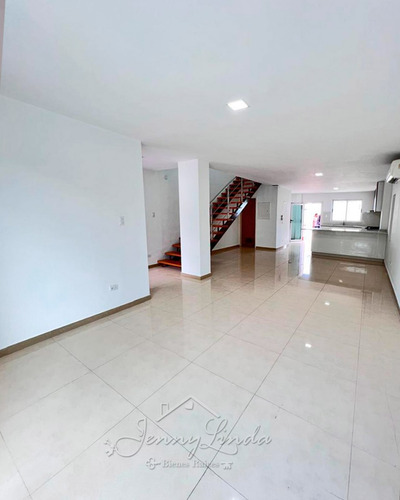 En Alquiler Townhouse De 180 M² Avenida Principal Del Castaño, Maracay Aragua
