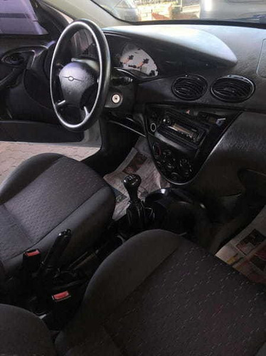 Ford Focus Hatch 1.6 Gl