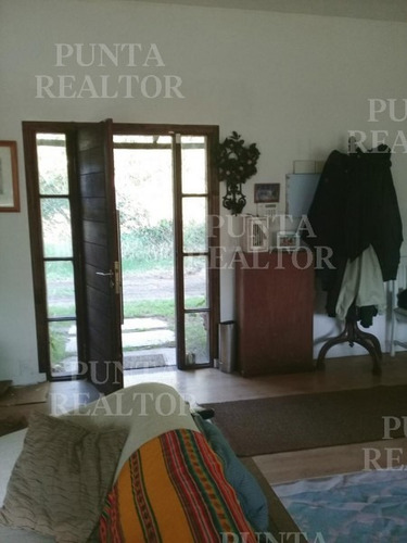 Divina Chacra En La Barra, 4 Dormitorios, Suite Con Vestidor, Toilette, Deck, Parrillero Techado, Pérgola Auto, 2000 M2 Terreno. - Ref: 320