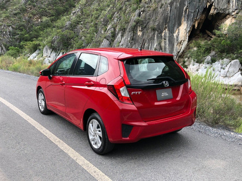 Imagen 2 de 7 de Honda Fit 2016 Versión Fun 6 Velocidades Royalmotors