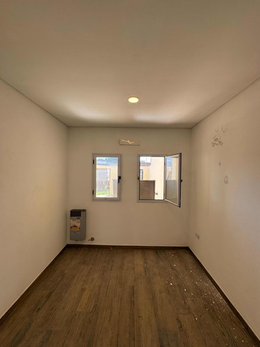 Dúplex En Venta En Luján, G.b.a. Zona Oeste, Argentina (apto Credito)