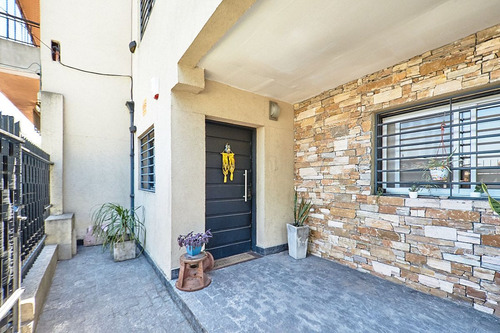 Venta Casa 4 Ambientes C/piscina. Financia/permuta