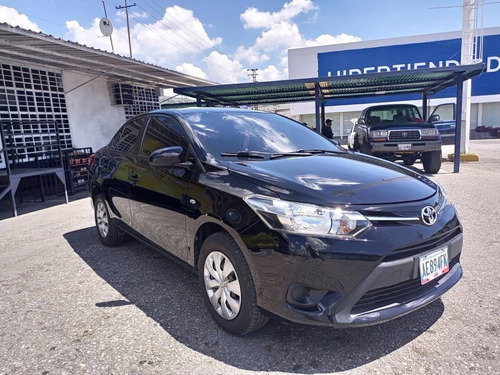 Imagen 3 de 16 de Toyota Yaris