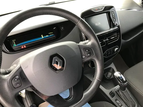 Renault Zoe At 4x2