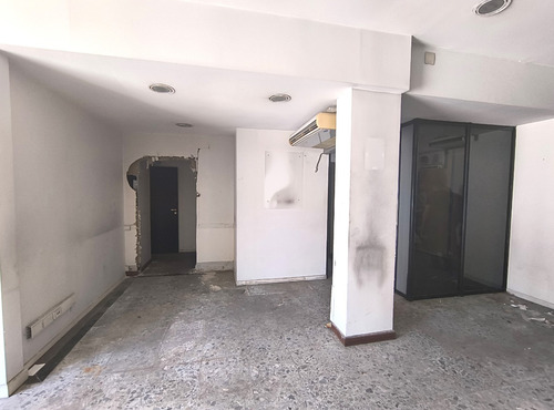 Local En Venta, Av. Varela N° 1001 Flores