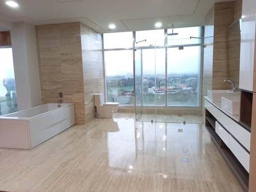 Imagen 26 de 29 de Fernando Perez Vende Penthouse A Estrenar En Terrazas Del Country Res Sibaris, Guataparo Valencia