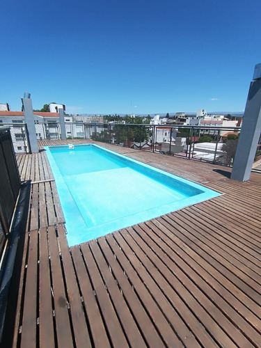 B&s Group Alquila: Departamento De 2 Dormitorios En Edificio Bizantina, Villa Carlos Paz