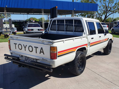 Toyota Hilux 2.4 D/cab 4x2 D 1989
