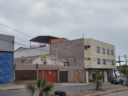 Casa En Avenida Detective Cubillos