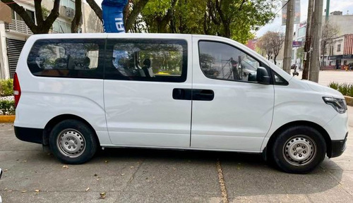 Hyundai Starex 2.4 12 Pasajeros Mt