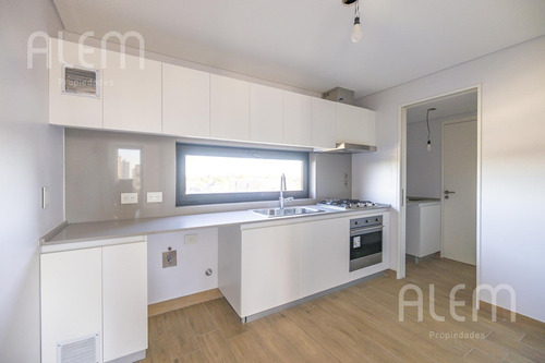 Departamento De 3 Ambientes En Venta En Las Lomitas Street