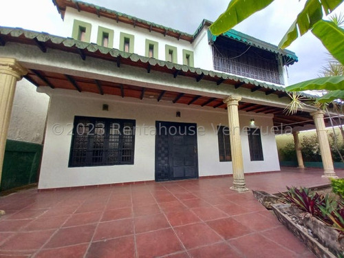 Casa En Venta En San Juan De Los Morros. 23-32977