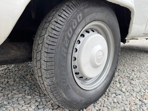 Imagem 17 de 19 de Volkswagen Kombi Lotação 1.6 Mpi 9 Lugares Kombi 2003 Vw -