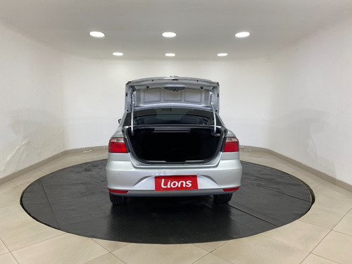 Imagem 7 de 19 de Volkswagen Voyage 1.6 Vht Total Flex 4p