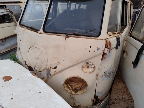 Volkswagen Kombi Corujinha Samb