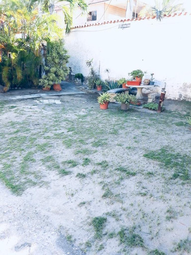 Imagen 4 de 30 de Casa Frente Al Mar, Ideal Para Posada. Precio Negociable !!!