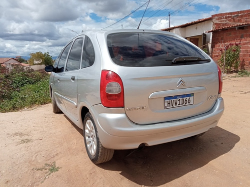 Imagem 2 de 7 de Citroën Xsara Picasso 2002 2.0 Brasil 5p