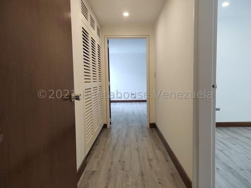 Imagen 17 de 30 de En Venta Casa En Prados Del Este Mls #22-850 Karina Sanchez 04143355086