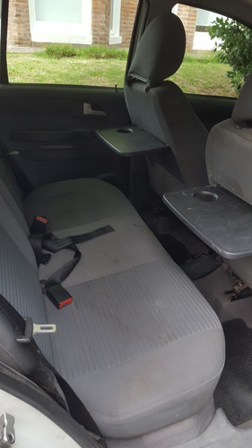 Volkswagen Suran 1.6 I Highline 60d 2008