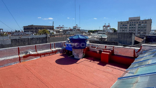 Venta Con Renta De Local Comercial Y 2 Apartamentos En Ciudad Vieja