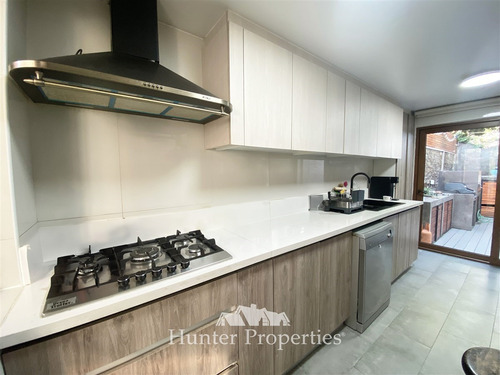 Casa Venta De 5 Dorm 5 Baños En La Reina Principe De Gales