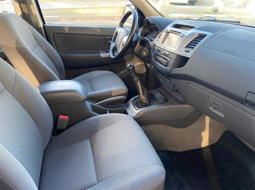 Toyota Hilux Srv 3.0 4x2 - Automotores Rosales