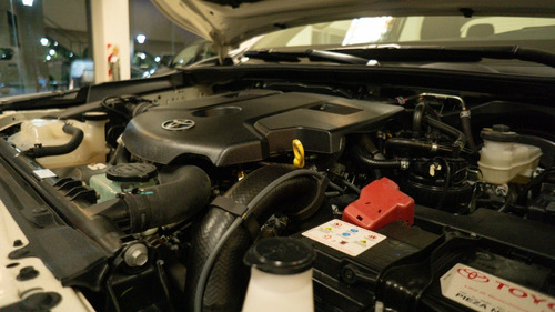 Imagen 8 de 8 de Hilux 4x2 D/c Dx 2.4 Tdi 6 M/t