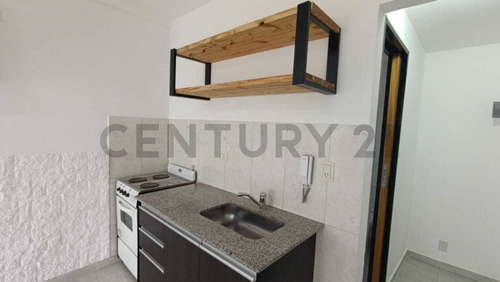 Ph En Venta Castelar Con Patio Y Cochera Apto Prefesional Y Apto Credito.