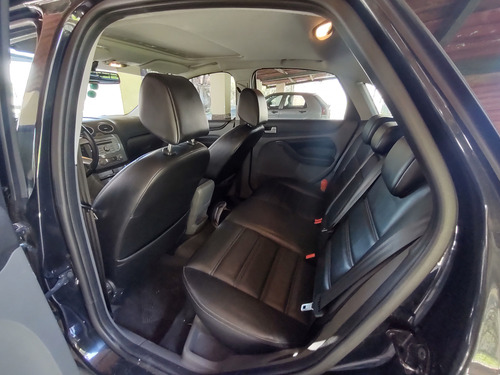 Ford Focus 2 2.0 Ghia Mt