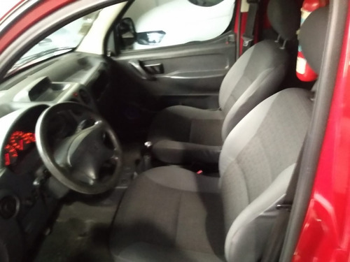 Peugeot Partner Furgon 1.4 C/gnc De 5ta