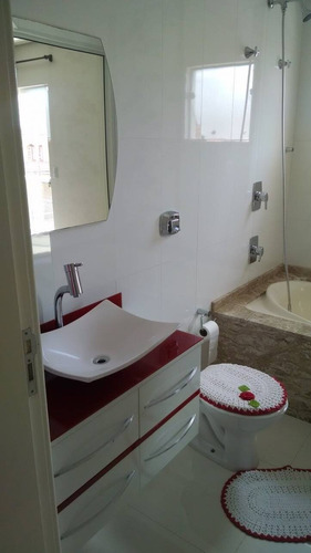 Imagem 11 de 13 de Linda Casa - 04 Dormitórios C/ Suíte E Piscina - Barreiros - 2387