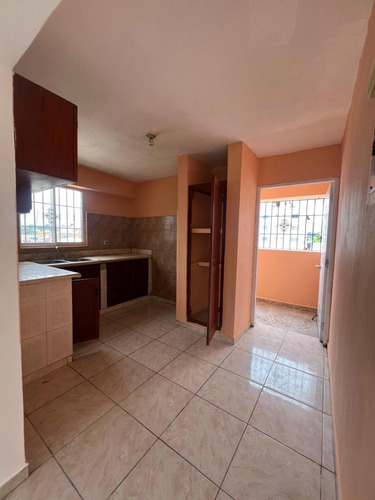 Apartamento En Alquiler Madre Vieja Sur San Cristóbal