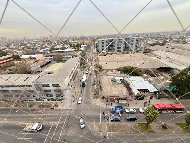 Imagen 2 de 30 de Piso 14, Vista Suroriente, Tres Dormitorios Y Un Baño.