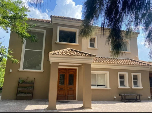 Casa En Venta 5 Ambientes En El Lauquen