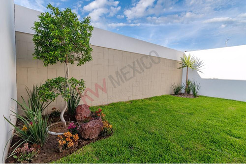 Casa En Venta En Quintas La Cima, Torreón - 3 Recámaras, Jardín Y Estacionamiento Techado