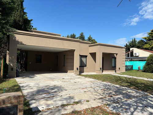 Venta Canning Hermosa Casa De 3 Dormitorios Brickland Barrio Cerrado