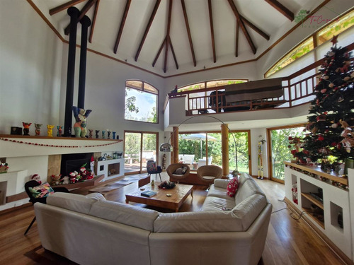 Casa En Venta De 5d/5b El Arrayan - Lo Barnechea