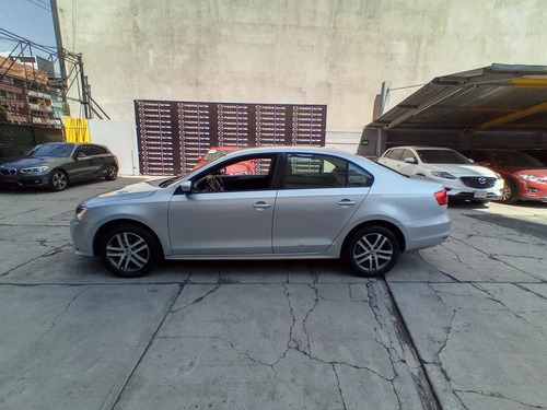 Imagen 2 de 15 de Volkswagen Jetta 2015 2.5 Trendline L5 Man B A Mt