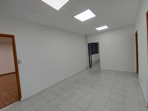 Imagen 6 de 24 de Oficina Para Arriendo Sector Centro Plaza De Bolivar / Cod 4996417