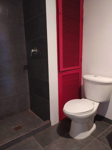 Imagen 19 de 21 de Vendo Apartamento 200m2 2h/4b/2p Solar Del Hatillo 1736