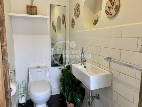 Casa En Venta De 3 Dorm. En Providencia