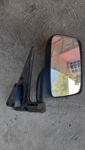 Espejo Derecho Nissan  Urvan Modelo 2012 