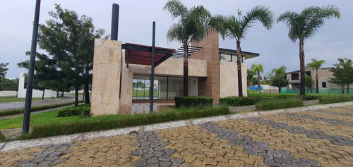 En Venta 2 Lotes En Lomas De Angelópolis, San Andrés Cholula, Puebla.