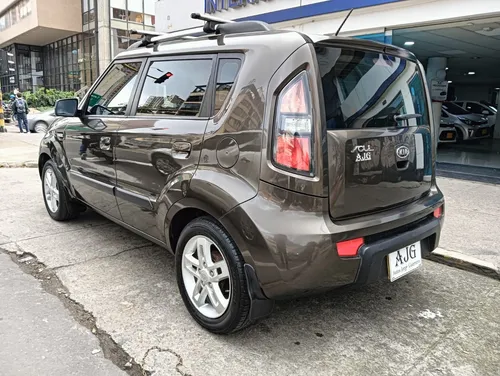 Kia Soul SOUL LX MT