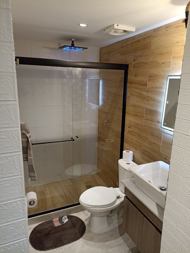 Imagen 10 de 11 de Venta Colinas De La Tahona Apto 1 Hab 2 Baños Remodelado 1 P