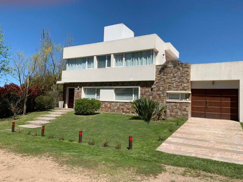 Imagen 1 de 14 de Alquiler Temporario Casa Pinamar, 2 Flias, Findes, Feriados.