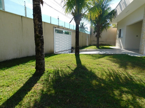 Imagem 5 de 14 de Casa De Alto Padrão Com Piscina À Venda Na Praia De Peruíbe.